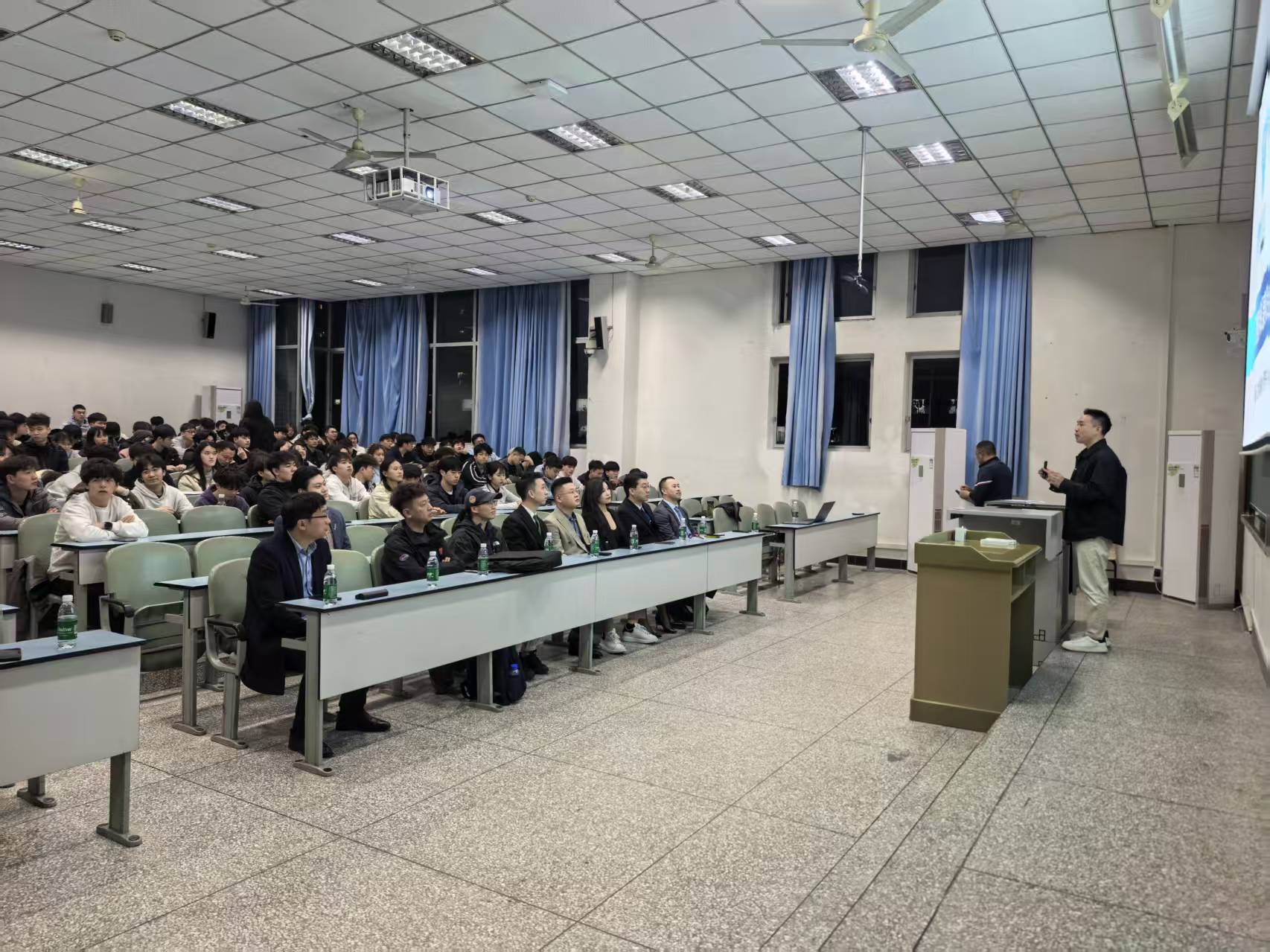 yhQl_1774854383979076573.jpg yhQl_1774854383979076573.jpg